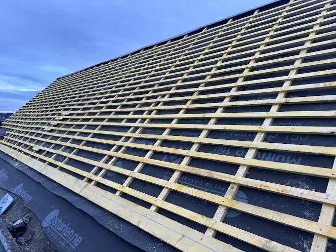 Charpente complète sur les toits de rouen
